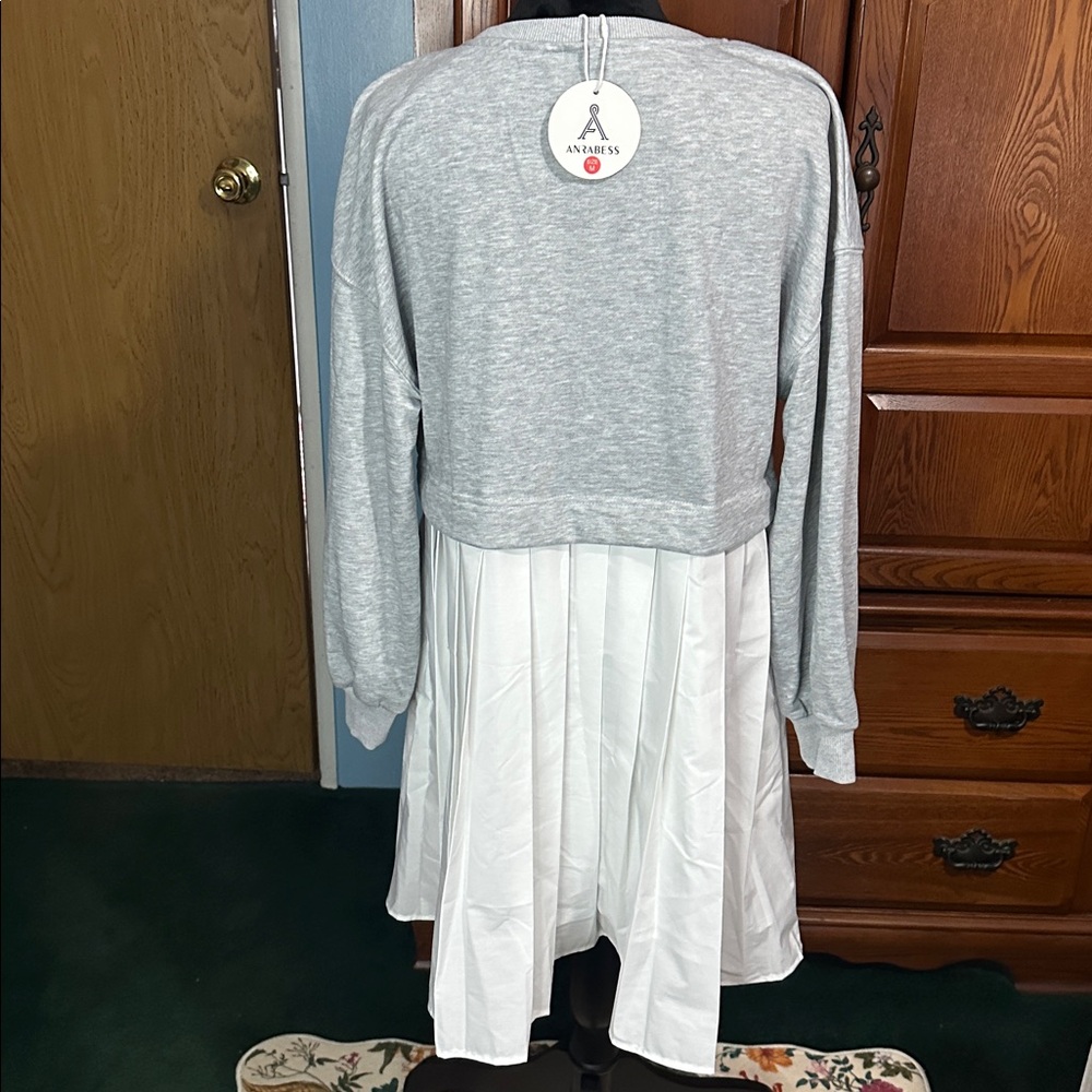 NWT sweatshirt oversized pleated dress gray and white - Picture 4 of 5
